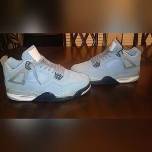 (Men Sz 10) Jordan 4 University Blue - With tag/Shoe tree - (Non Origional Box)